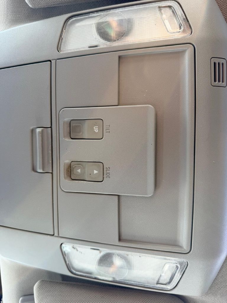 Photo 30 of this TOYOTA TUNDRA
