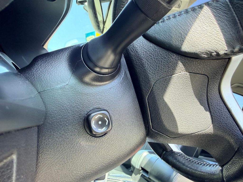 Photo 34 of this TOYOTA TUNDRA