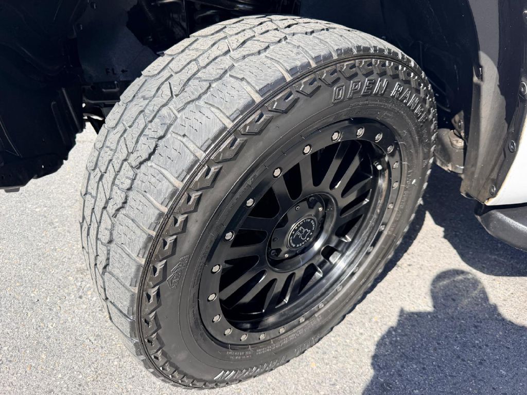 Photo 37 of this TOYOTA TUNDRA