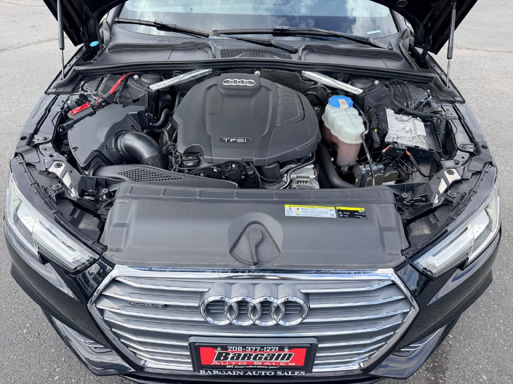 Photo 10 of this AUDI A4