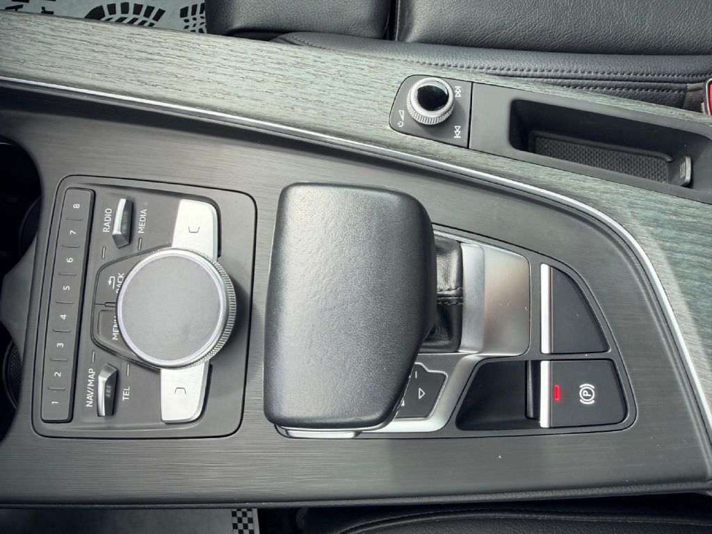 Photo 22 of this AUDI A4