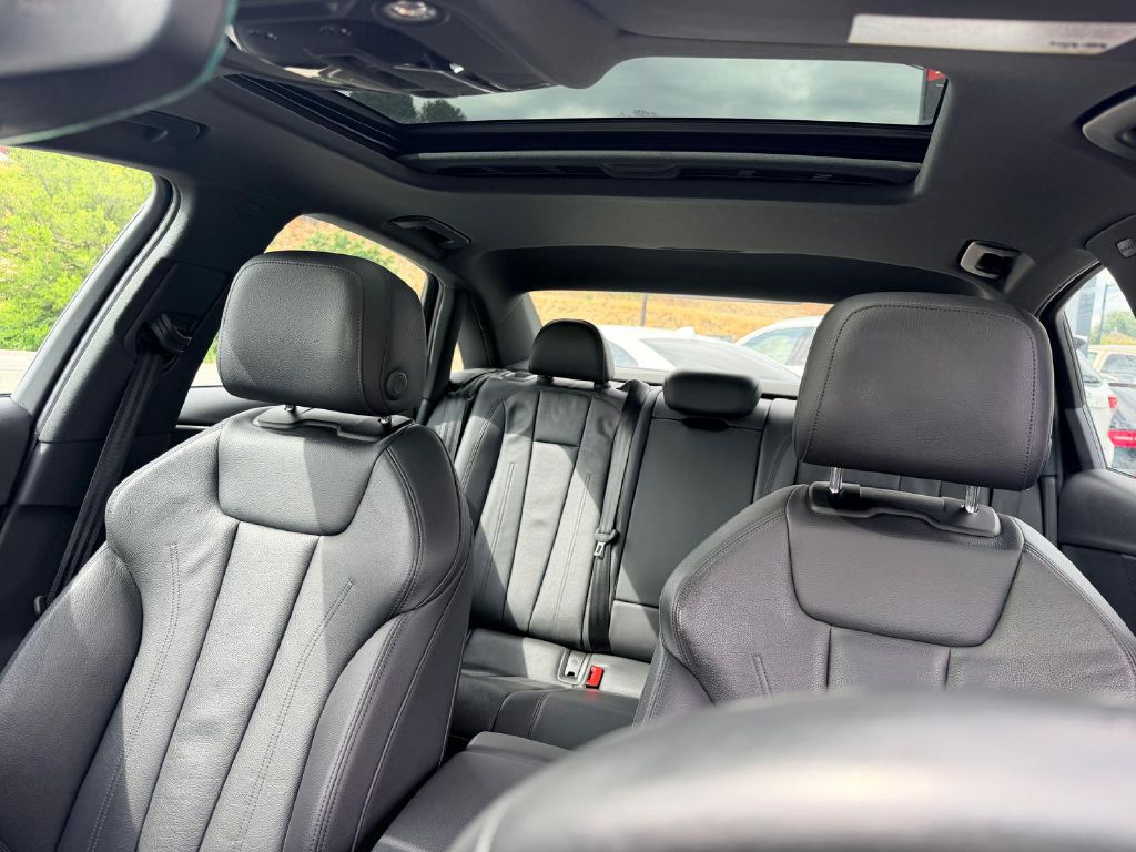Photo 33 of this AUDI A4