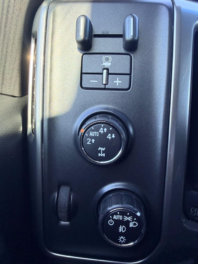 Photo 26 of this CHEVROLET SILVERADO 1500