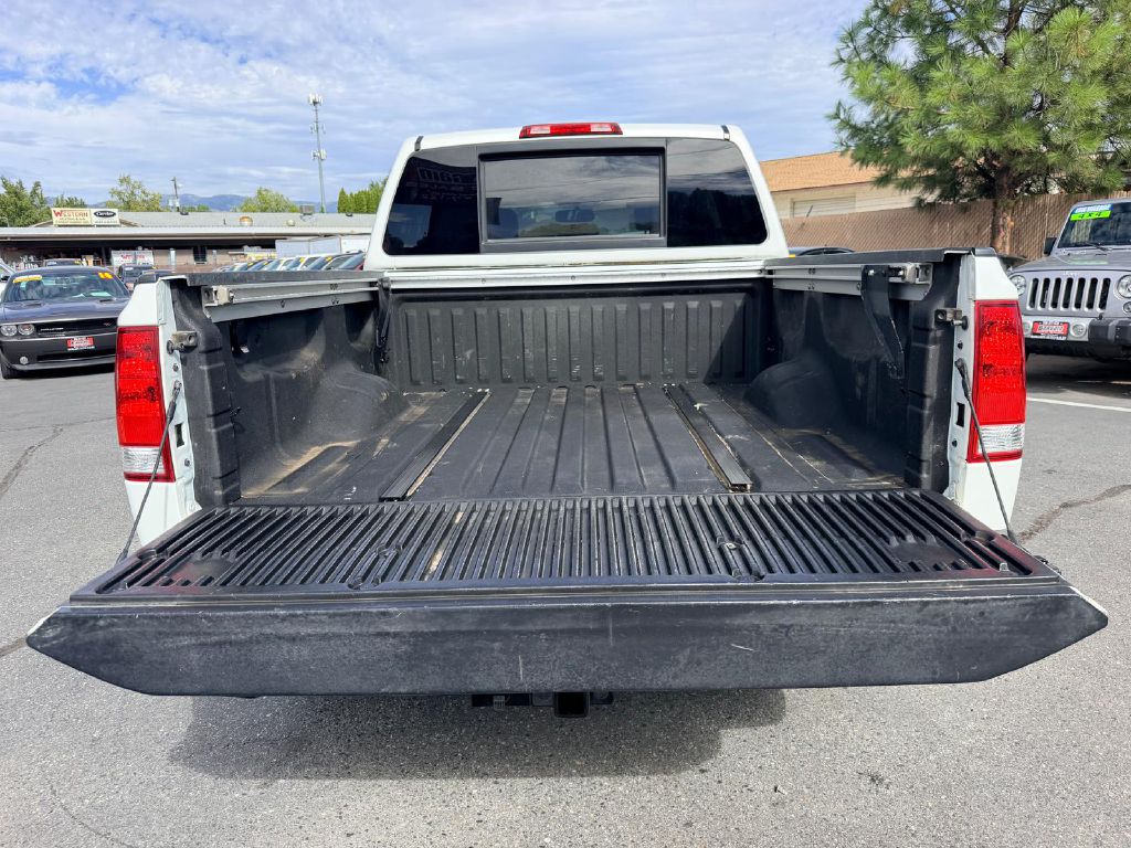Photo 11 of this NISSAN TITAN