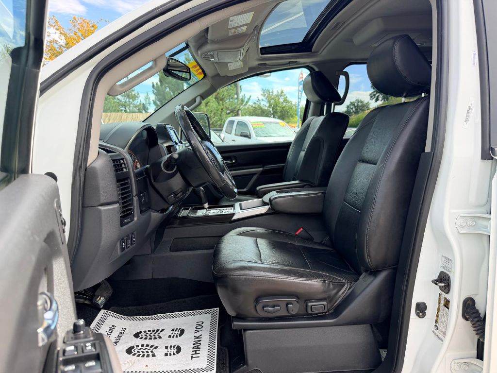 Photo 12 of this NISSAN TITAN