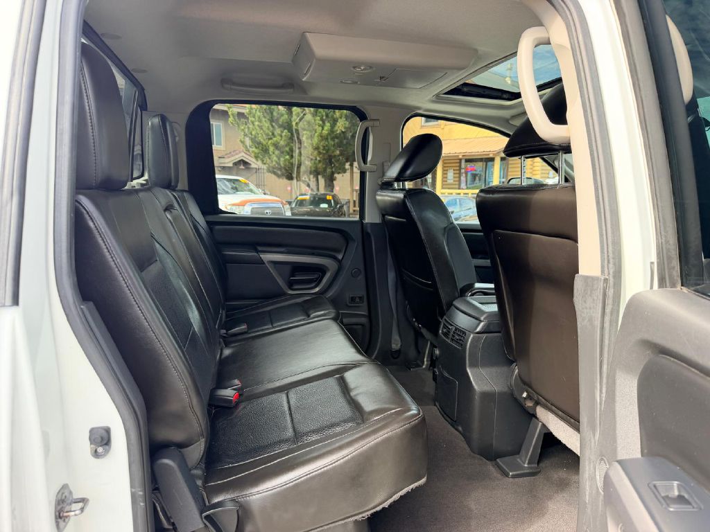 Photo 15 of this NISSAN TITAN