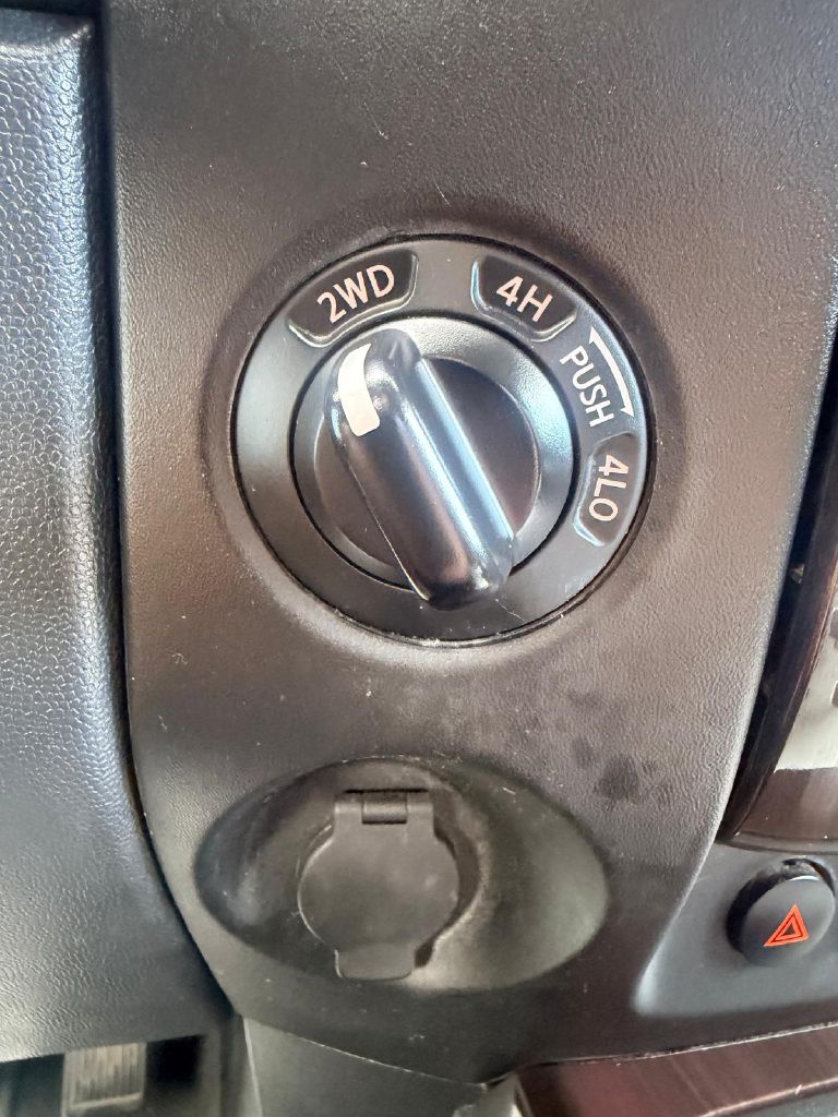 Photo 24 of this NISSAN TITAN