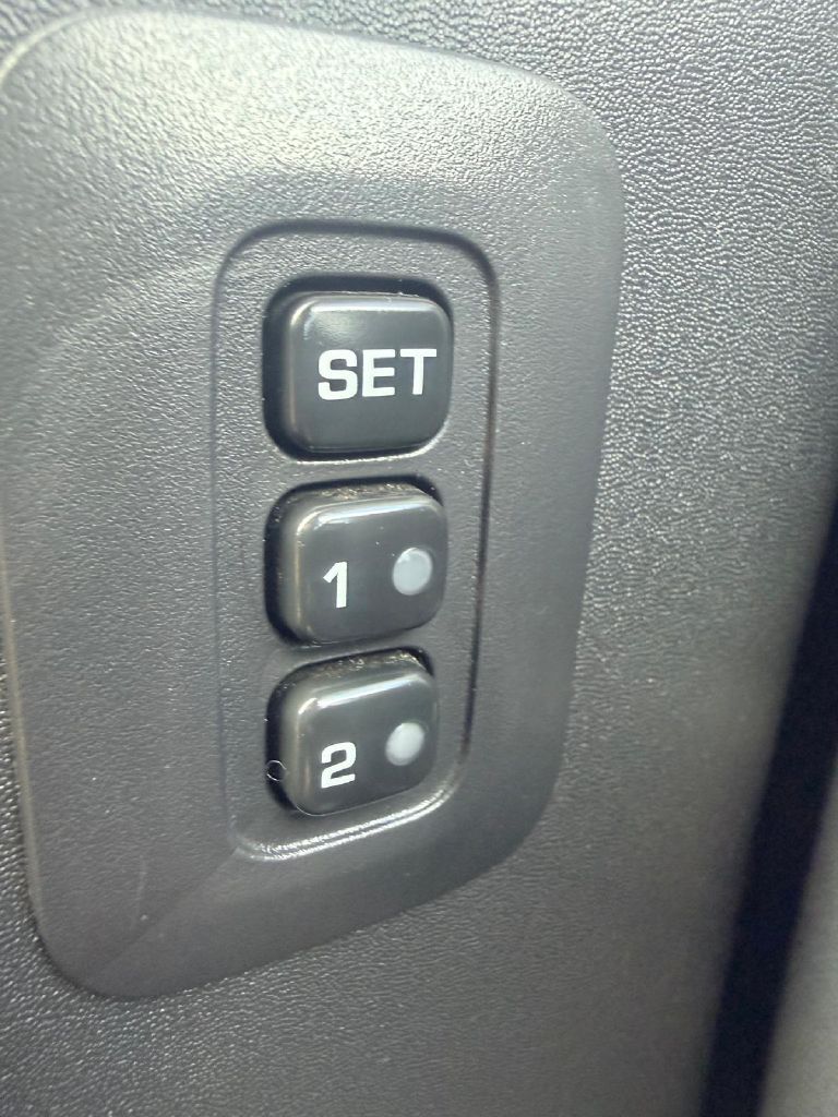 Photo 31 of this NISSAN TITAN