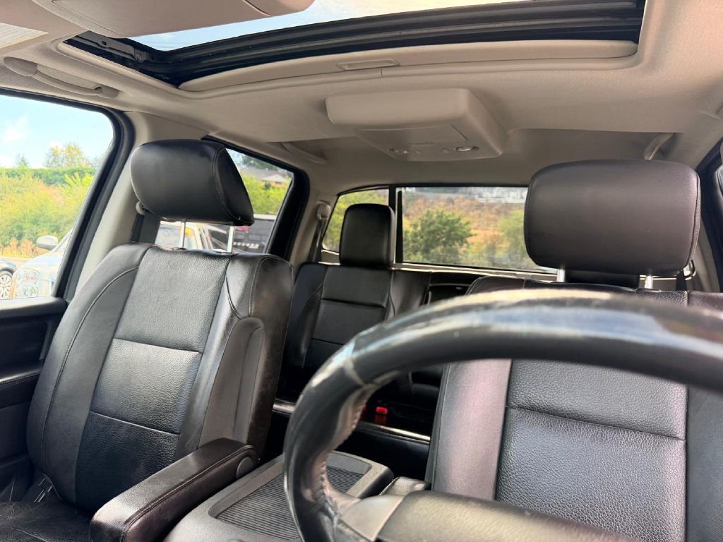 Photo 33 of this NISSAN TITAN