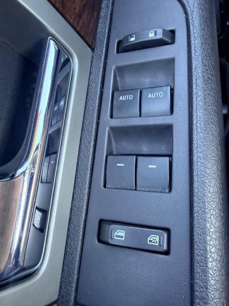 Photo 28 of this FORD F-150