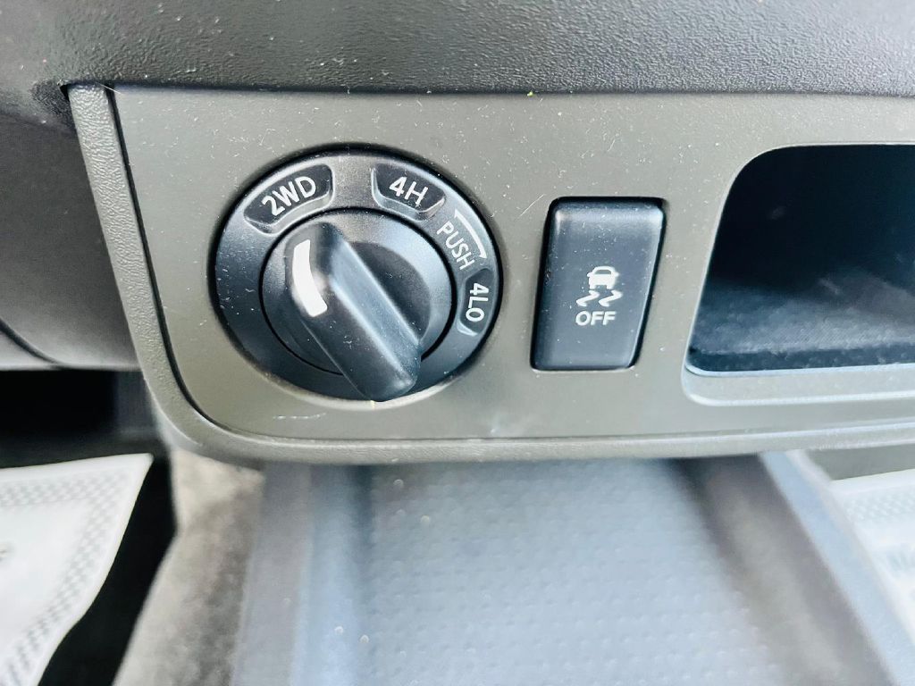 Photo 28 of this NISSAN XTERRA
