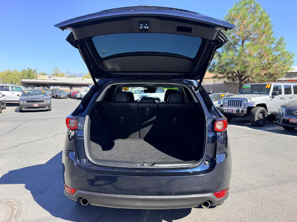 Photo 11 of this MAZDA CX-5