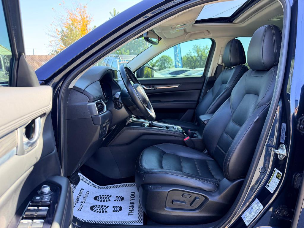 Photo 12 of this MAZDA CX-5