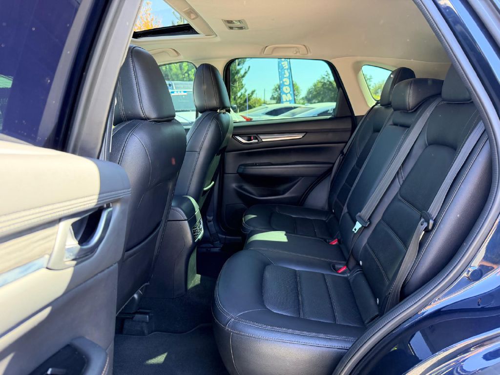 Photo 13 of this MAZDA CX-5