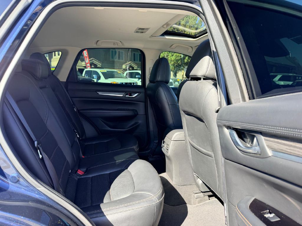 Photo 15 of this MAZDA CX-5