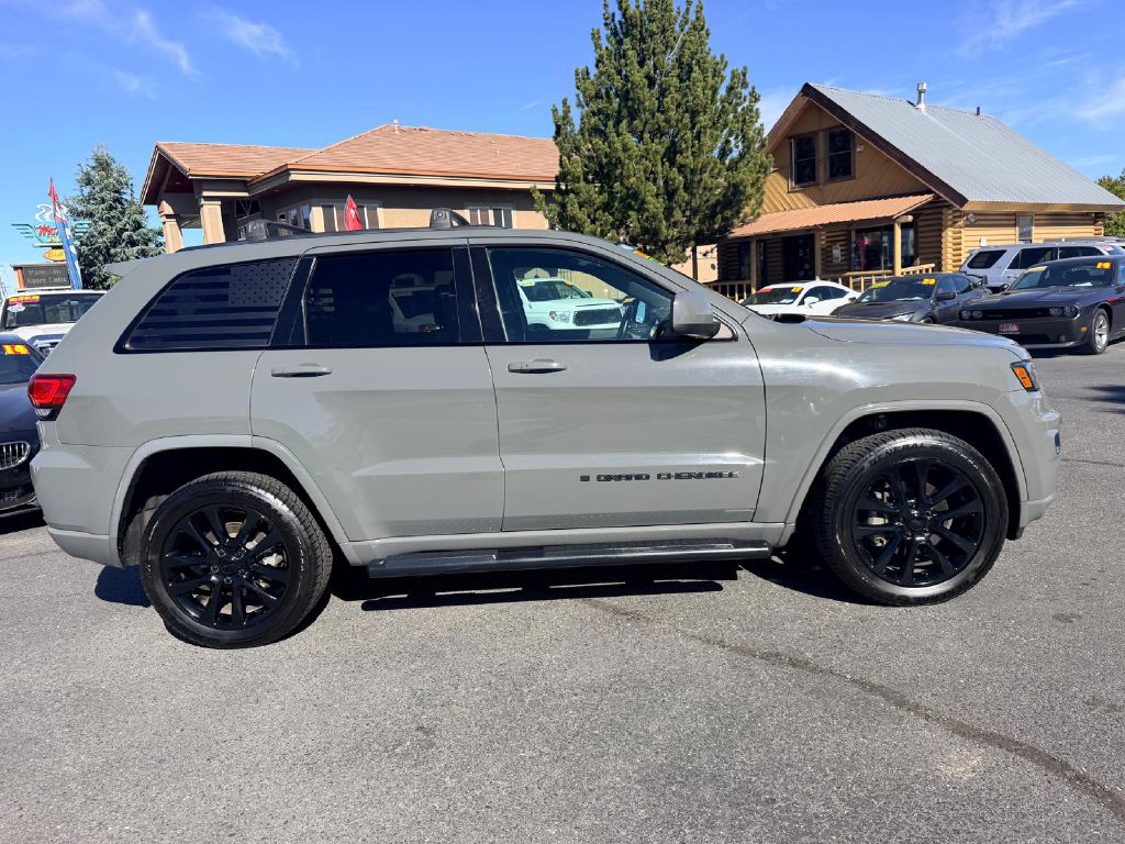 Photo 8 of this JEEP GRAND CHEROKEE