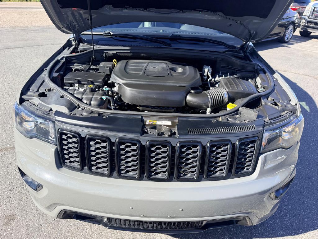 Photo 10 of this JEEP GRAND CHEROKEE