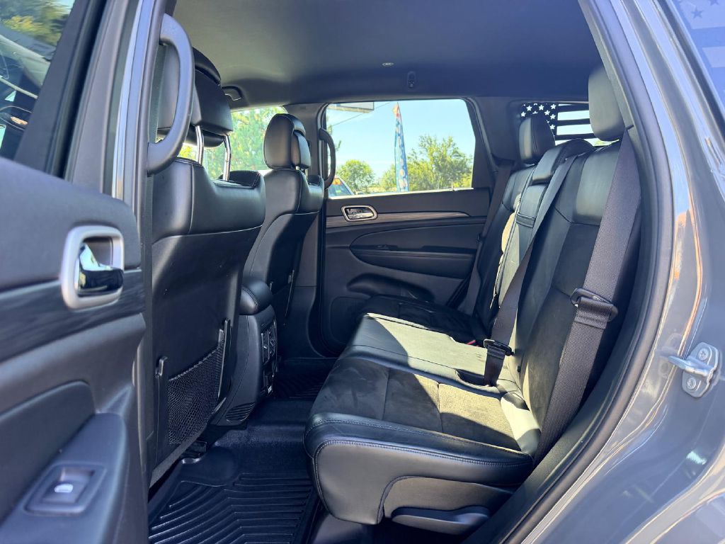 Photo 13 of this JEEP GRAND CHEROKEE