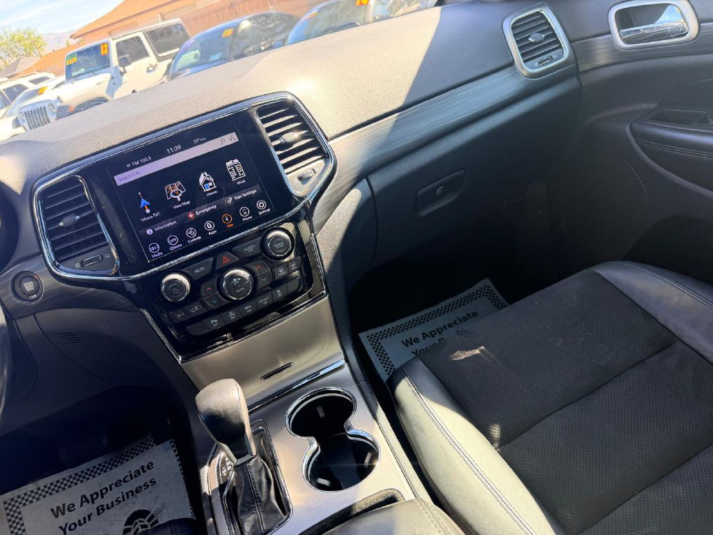 Photo 21 of this JEEP GRAND CHEROKEE