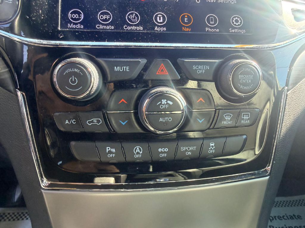 Photo 22 of this JEEP GRAND CHEROKEE