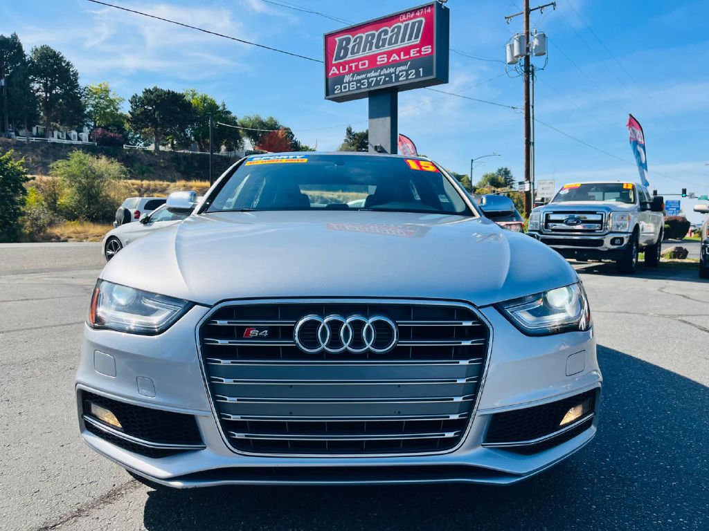 Photo 2 of this AUDI S4