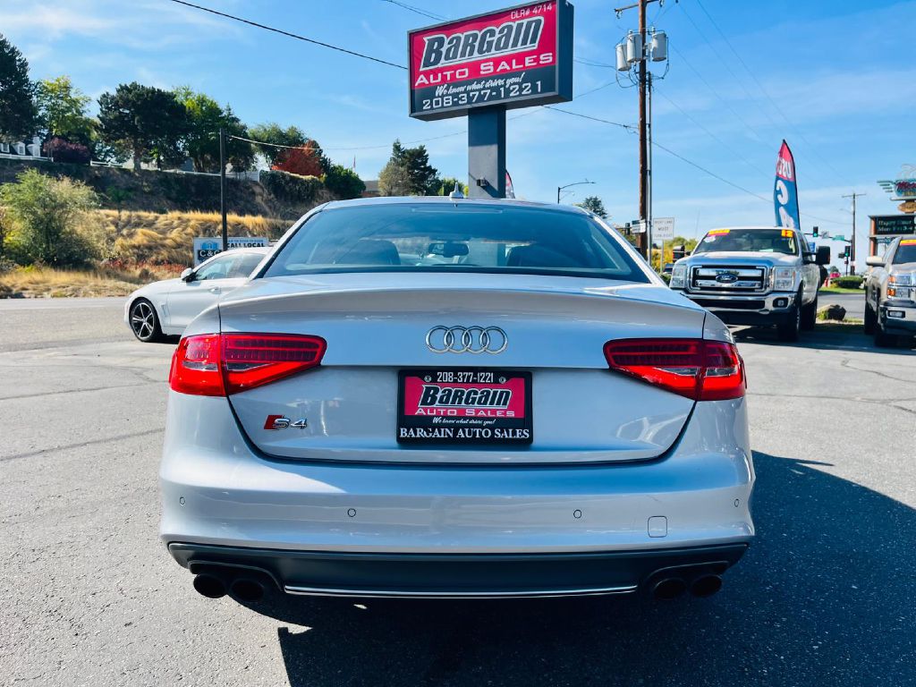 Photo 6 of this AUDI S4