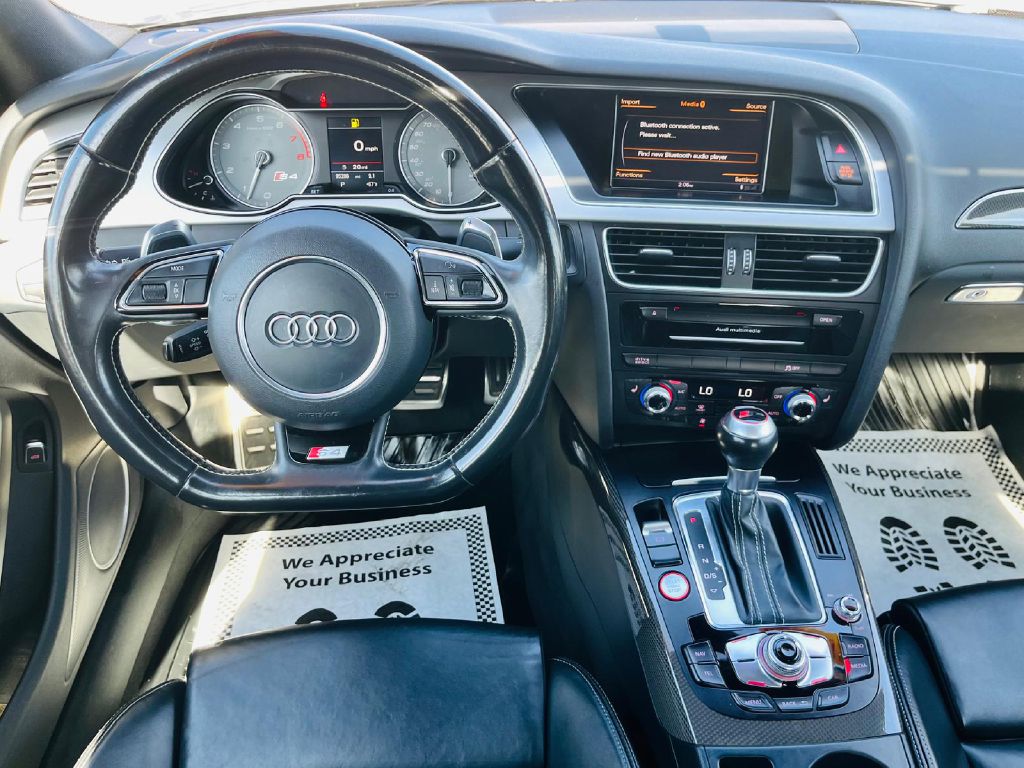 Photo 17 of this AUDI S4
