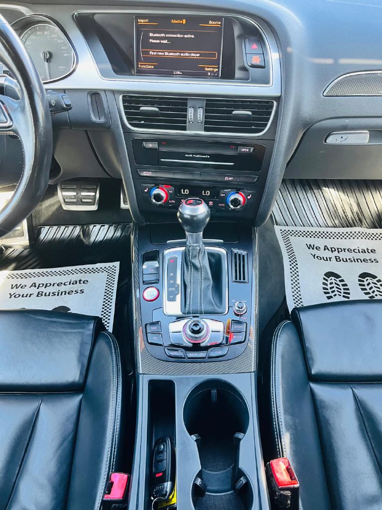 Photo 19 of this AUDI S4