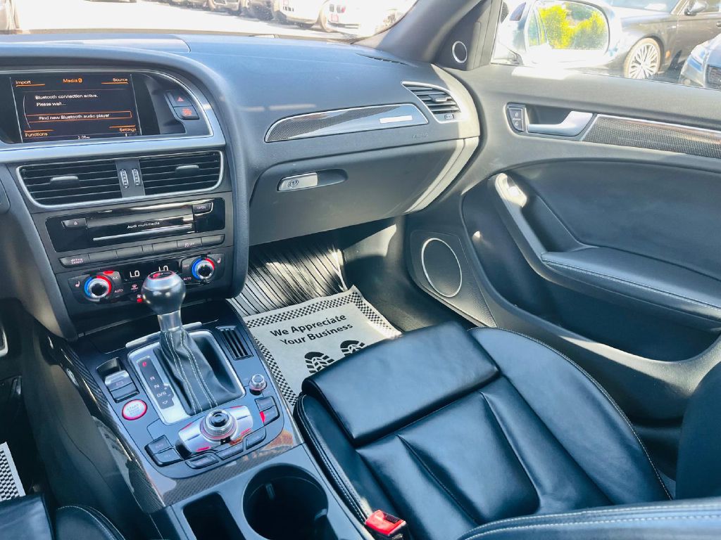 Photo 21 of this AUDI S4