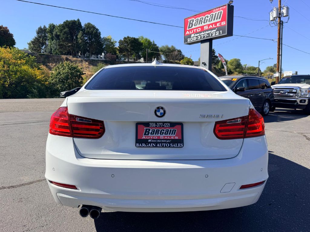 Photo 6 of this BMW 3 SERIES