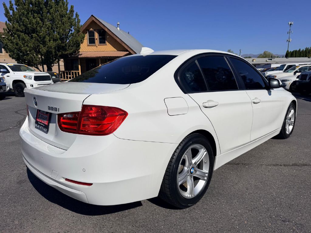 Photo 7 of this BMW 3 SERIES