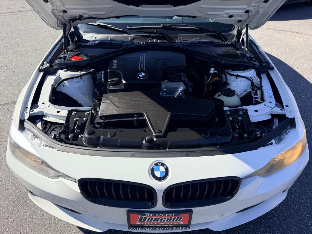 Photo 10 of this BMW 3 SERIES
