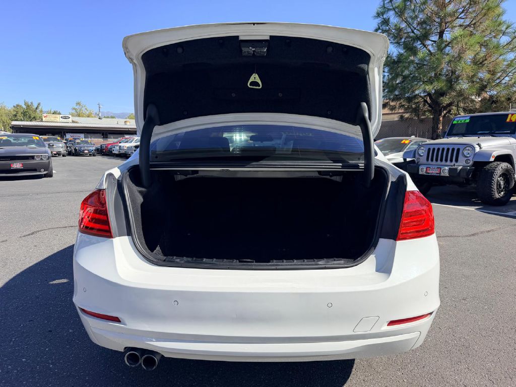 Photo 11 of this BMW 3 SERIES