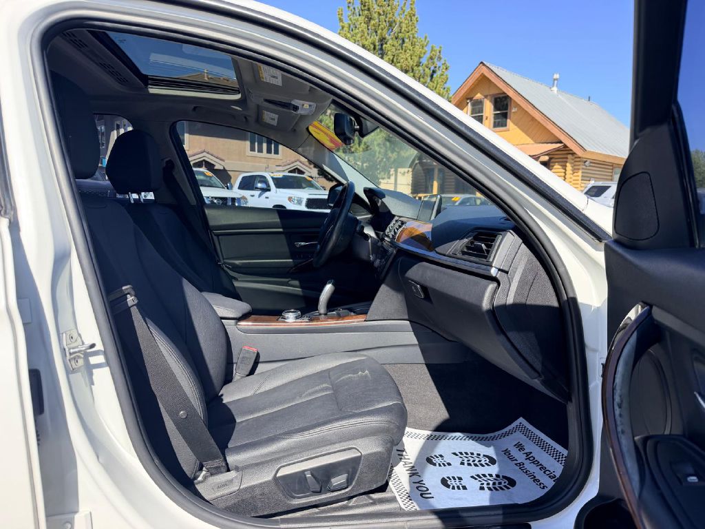 Photo 14 of this BMW 3 SERIES