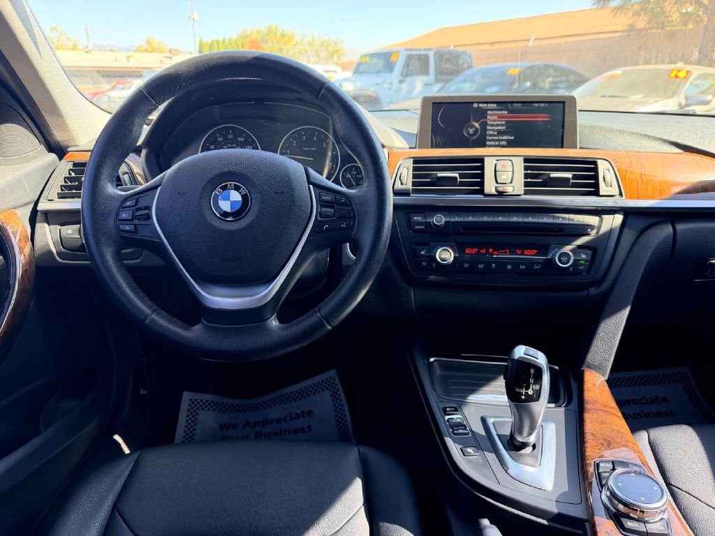 Photo 17 of this BMW 3 SERIES