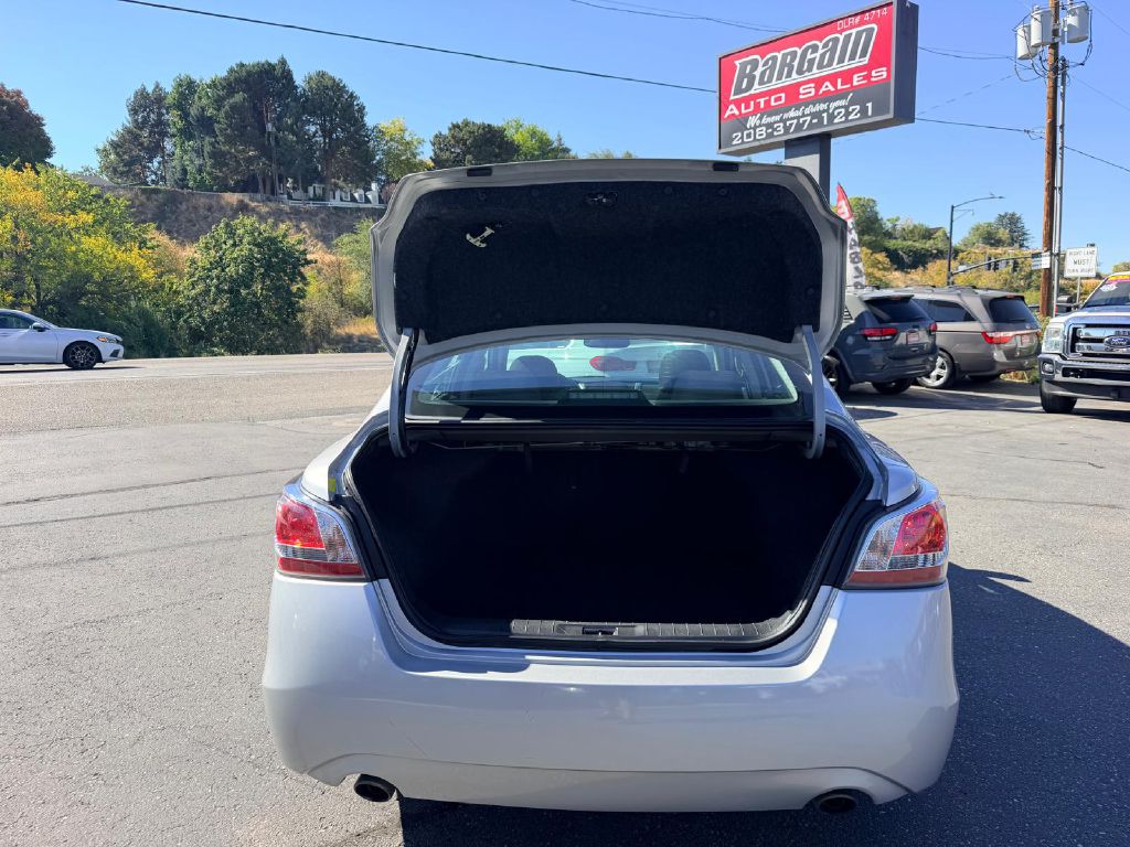 Photo 11 of this NISSAN ALTIMA