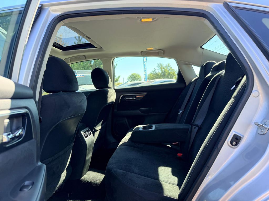 Photo 13 of this NISSAN ALTIMA