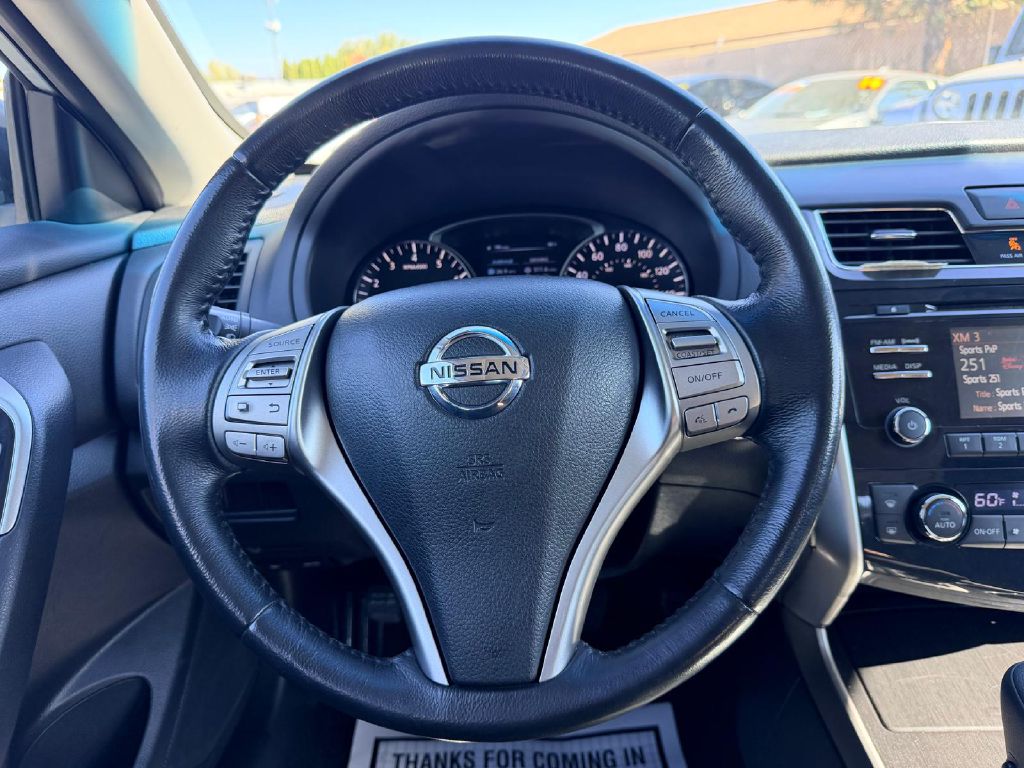 Photo 18 of this NISSAN ALTIMA
