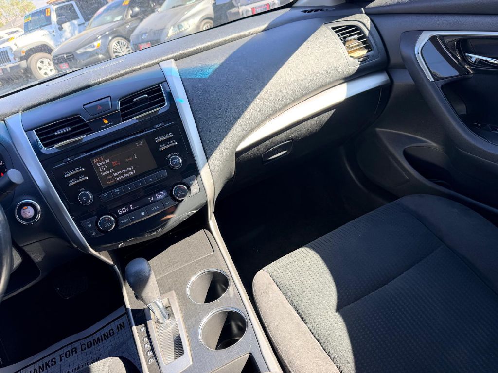 Photo 21 of this NISSAN ALTIMA