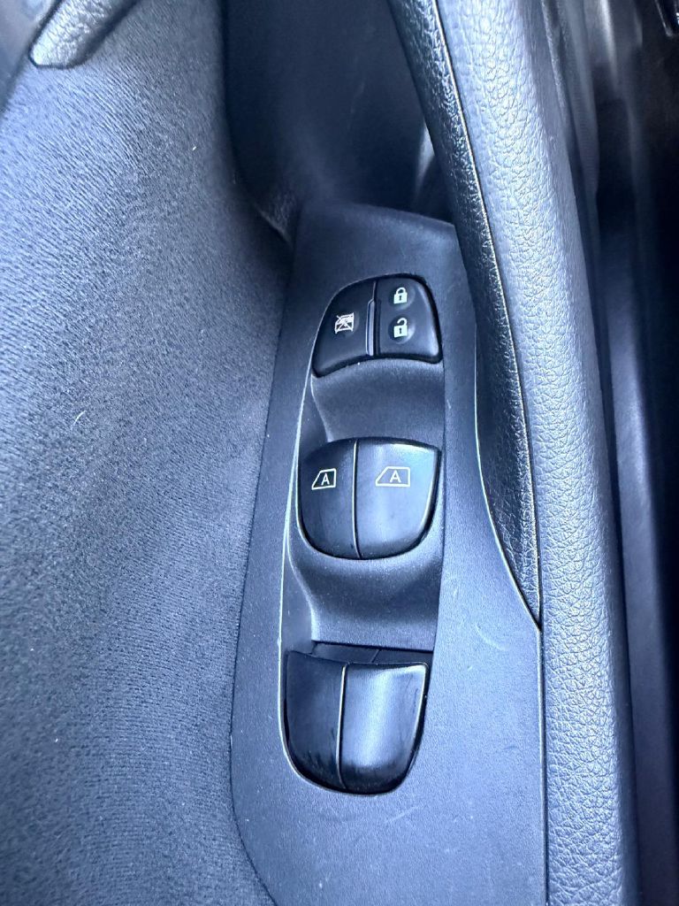 Photo 29 of this NISSAN ALTIMA