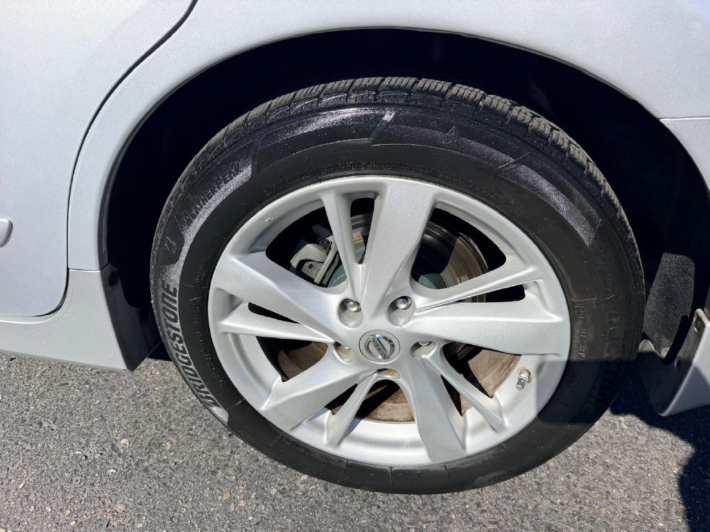 Photo 32 of this NISSAN ALTIMA