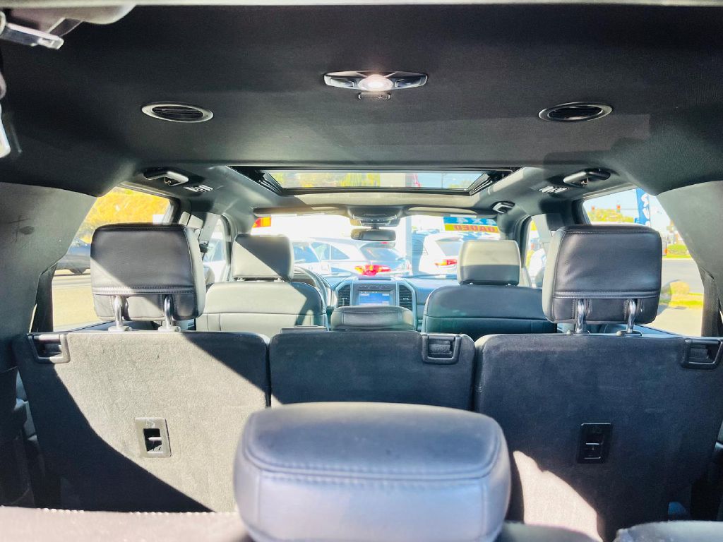 Photo 13 of this FORD EXPEDITION