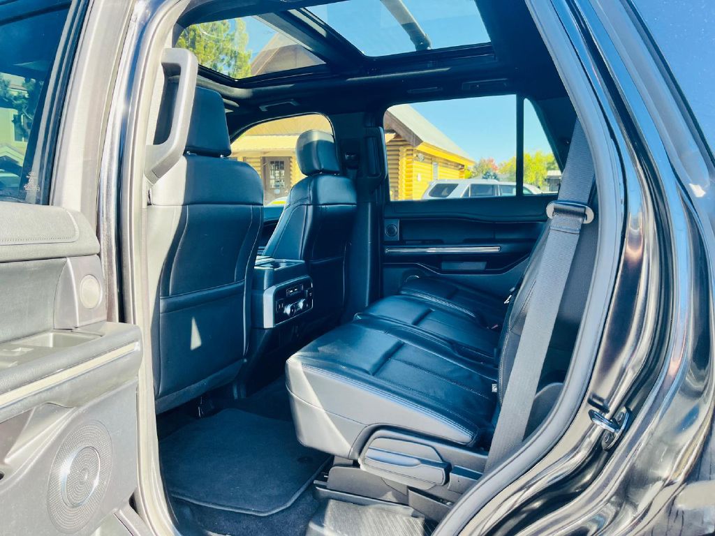 Photo 17 of this FORD EXPEDITION