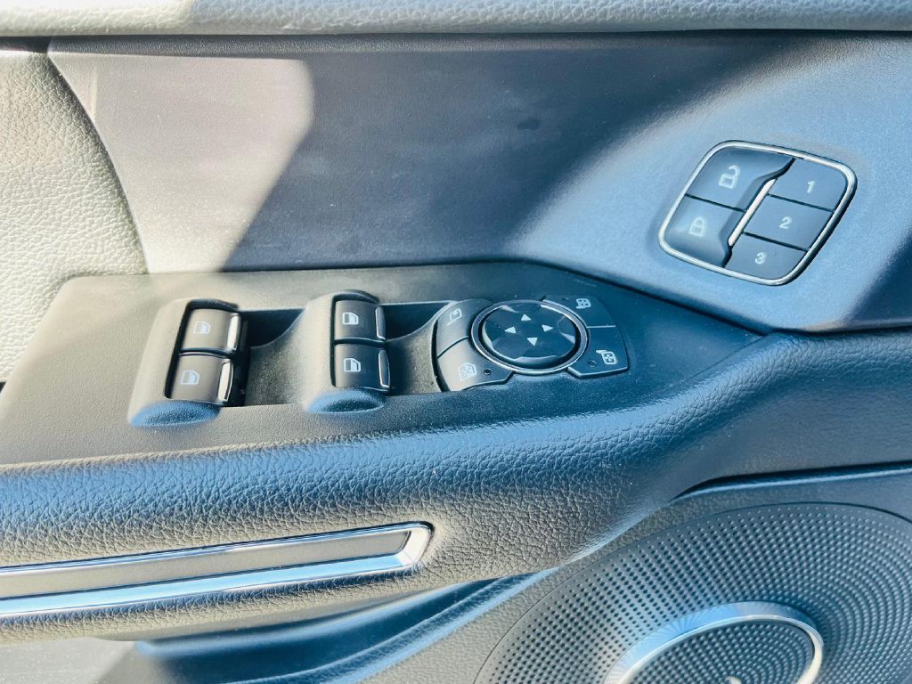 Photo 32 of this FORD EXPEDITION