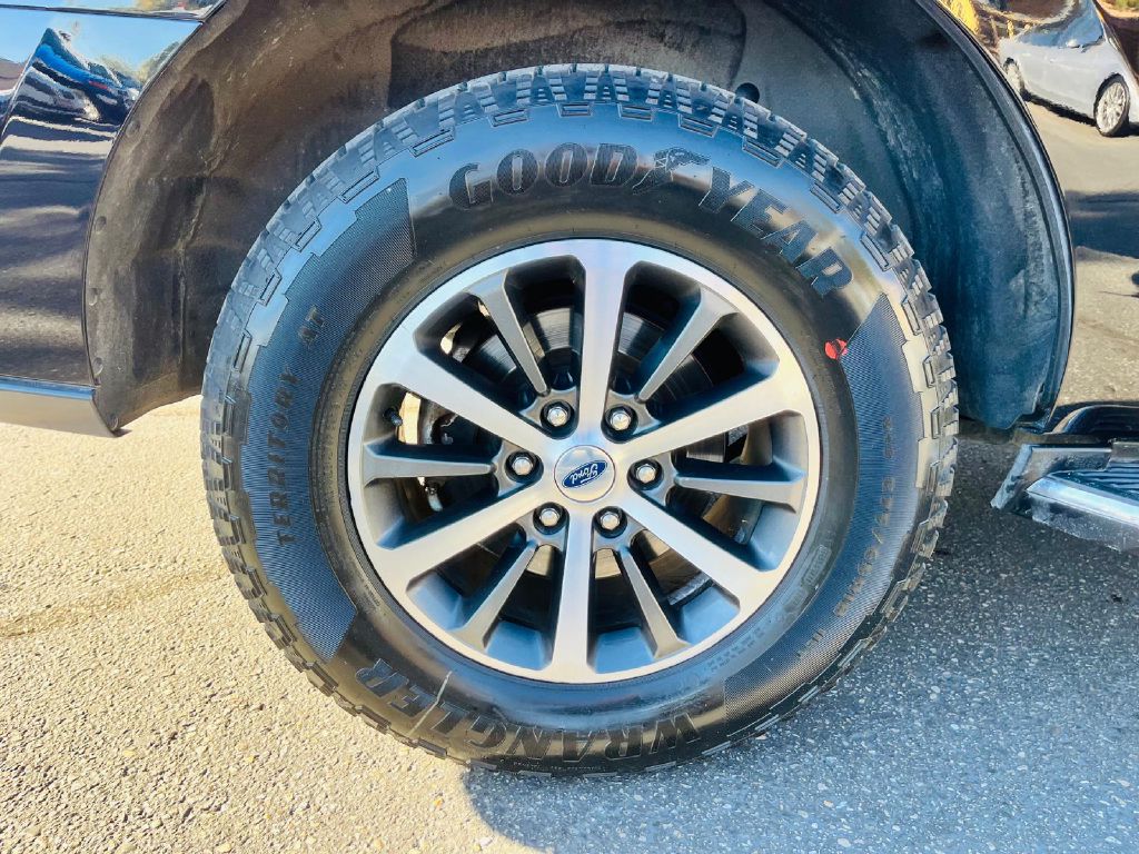 Photo 52 of this FORD EXPEDITION