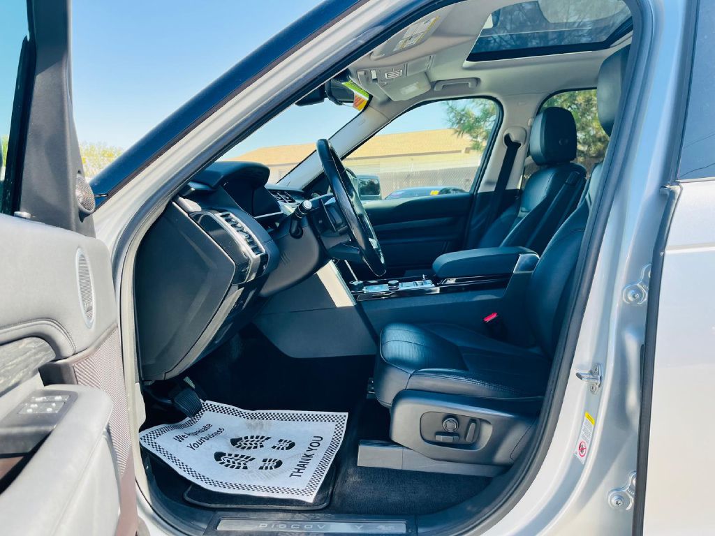 Photo 12 of this LAND ROVER DISCOVERY