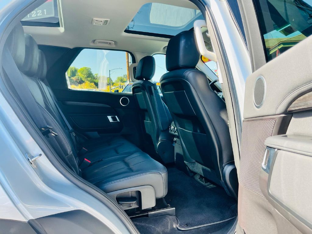 Photo 16 of this LAND ROVER DISCOVERY