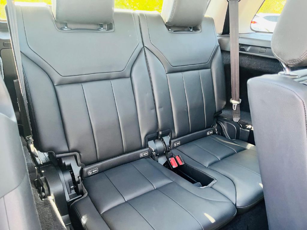 Photo 17 of this LAND ROVER DISCOVERY