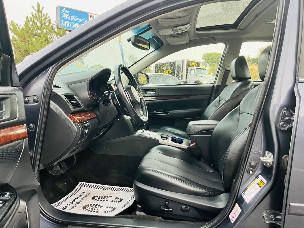 Photo 12 of this SUBARU LEGACY