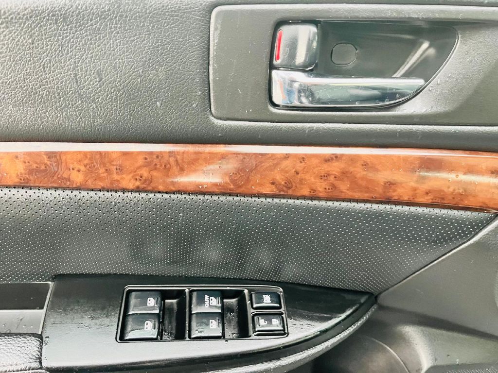 Photo 22 of this SUBARU LEGACY